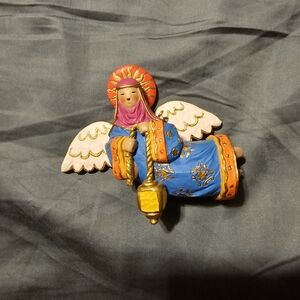 EUC Hallmark Keepsake Ornament "Lighting the Way" 1996